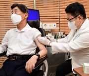 미국선 코로나 접종 정례화 추진, 한국은?