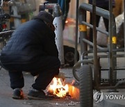 최강 한파에 난방비까지…핫팩·내복으로 버틴다