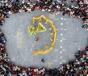 “중국 국력 덕분에 춘제, 세계 축제로” 中매체들 자화자찬