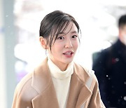출국하는 박지현, '청초함 뽐내며' [사진]
