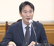 이복현 "보험사 잠재리스크 선제 대응"…시장안정 역할 당부