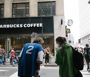 美 스타벅스, 일부 매장에 ‘사회복지 활동가’ 배치…왜?