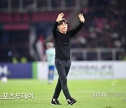 인도네시아 축구협회 "신태용 감독과 동행할 것" 교체설 일축