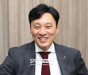 [이재국 인터뷰] ‘두산 감독 100일’ 이승엽 “OB베어스 원년 어린이회원이 운명처럼”