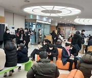 전북도 해외여행 수요 폭증, 여권신청 민원창구 ‘북새통’