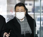 영장실질심사 출석하는 장원준 전 신풍제약 대표