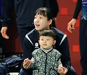 [Ms포토] 김해란 '프리 올스타, 귀여운 아들과 함께'
