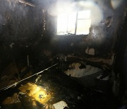 부산 연제구 아파트 불 20명 대피…3명 연기 흡입