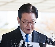 민주당 "이재명, 檢 2차소환 출석하면 안 돼"…`불응` 무게