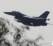 미 국방부 "우크라에 F-16 보내자" 내부 목소리 커져