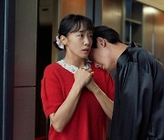 '일타 스캔들' 전도연-정경호, 그린 라이트?…"묘한 긴장감"