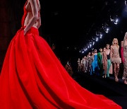[더 한장] 올 한해 패션계의 흐름... 오뜨꾸뛰르 파리 패션쇼