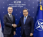FM Park, NATO chief discuss North Korea, expanding ties