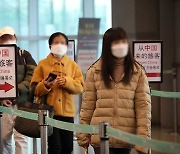중국, 일본에 '비자 보복' 철회…한국은 당분간 유지될 듯