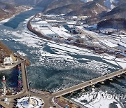 얼어붙은 북한강 최상류