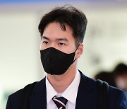 [포토] 김대유 'KIA 선수단과 함께 스프링캠프 출국'