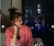 '이규혁♥' 손담비, 결혼하고 더 깊어진 웃음 "사랑하는 사람들과♥"