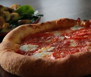 마르게리타 재룟값 30% 급등…이탈리아 덮친 ‘피자 쇼크'