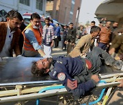 파키스탄 이슬람사원 자폭테러…28명 사망·150명 부상