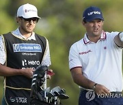 '말썽꾼' 리드, UAE 골프대회서 언플레이볼 규칙 위반 의혹…속임수 논란