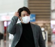 '나홀로 출국' KT 강백호