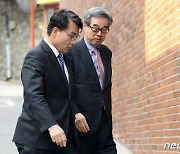 MB, 윤상현에 "어떻게든 한 팀 돼야…단합의 중심 역할해야"