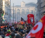 프랑스 전역서 오늘 연금개혁 반대 2차 파업…“100만명 거리로”