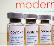"mRNA 코로나 백신 3차 접종 효과, 모더나가 효과 커"