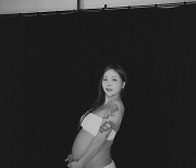 ‘임신’ 허니제이, 화려한 타투와 함께 뽐낸 아름다운 D라인