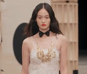 "동양인 최초"…샤넬 패션쇼 단독 클로징했다, 이 한국 모델