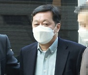 '이재명 최측근' 정진상, 첫 재판서 혐의 부인