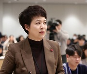 경찰, '윤미향 명예훼손 혐의' 김은혜 수석 '불송치'