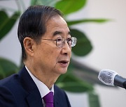 한 총리 “중국인 코로나19 검사 결과 감내할 만하다고 판단되면 비자 제한 해제 검토”