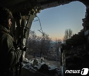우크라 격전지 바흐무트에 러시아 병력 대거 투입해 '총력전'