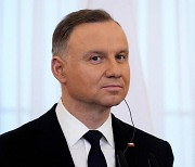 폴란드 대통령 "바이든, 2월에 중부유럽 방문할 듯"