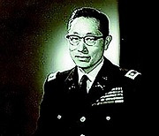 “美전쟁영웅 故 김영옥 대령에 의회 금메달을”