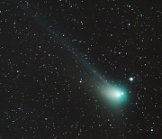 5만년 기다려야할 ‘녹색 혜성’, 내일 새벽 지구 지나간다