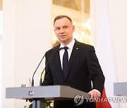 폴란드 대통령 "바이든 이달 중부 유럽 방문 예상"