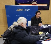 [포토]전장연과의 간담회에서 발언하는 오세훈 서울시장