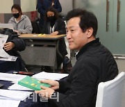 [포토]오세훈 서울시장-전장연 간담회