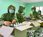 방역 '위기' 넘긴 북한 "의약품 생산 늘려라" 과업 제시