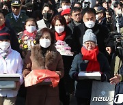 황교안 전 대표, 박 전 대통령 생일 축하 행사 참석