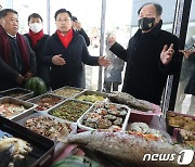 황교안, 박 전 대통령 생일상 점검