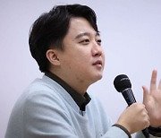친윤 박성중 "선거 개입 말라"…이준석 "내가 집단린치를 했나"