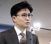 경찰, “황운하는 음모론자” 발언한 한동훈 불송치