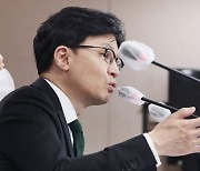 경찰 “황운하는 직업적 음모론자” 한동훈 장관 불송치