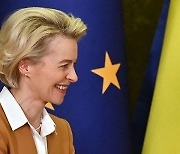 EU, 우크라군 주력전차 훈련 서두른다…6,700억 원 추가지원도