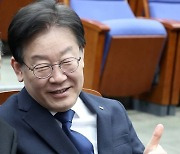 이재명, '쌍방울 대북송금 의혹'에 "소설 갖고 자꾸 그래"