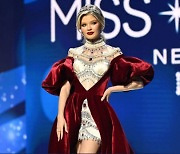 미스 러시아 “우크라인에 괴롭힘 당해”… 미스 우크라 “피 연상 붉은 드레스 입고는”