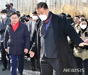 박근혜 전 대통령 대구 사저 찾은 황교안 전 대표